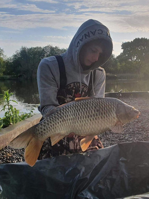 Catch fish at Lonsdale Park