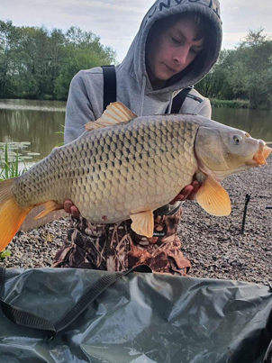 Catch fish at Lonsdale Park